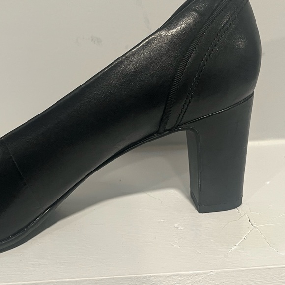 Clarks Women's Leather Artisan Tamryn Cider Pump β Size 9 Classic & Comfortable - Picture 3 of 16